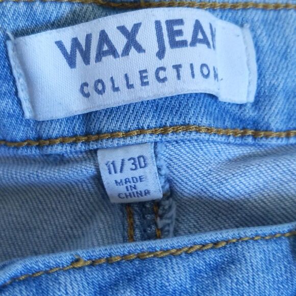 Wax Jean Collection light blue wash distressed boyfriend jeans, size 11/30 - Picture 4 of 6